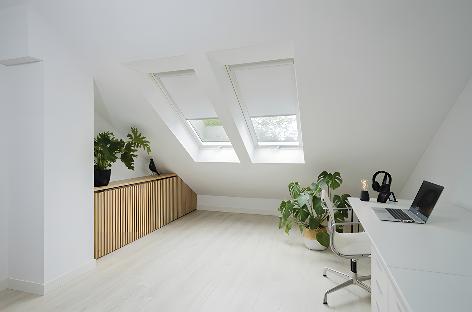 Katuseaken FAKRO FTU-V, VALGE