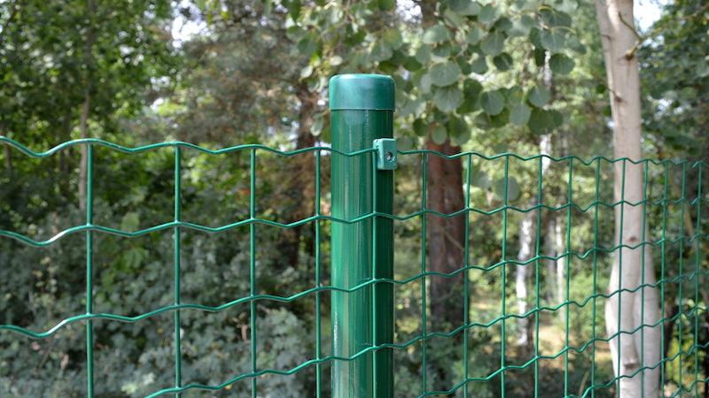 Ümarposti klamber + kruvi aiapostile (plastik)