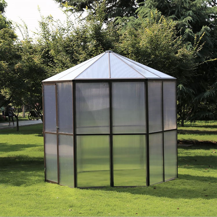 Kuusnurkne kasvuhoone