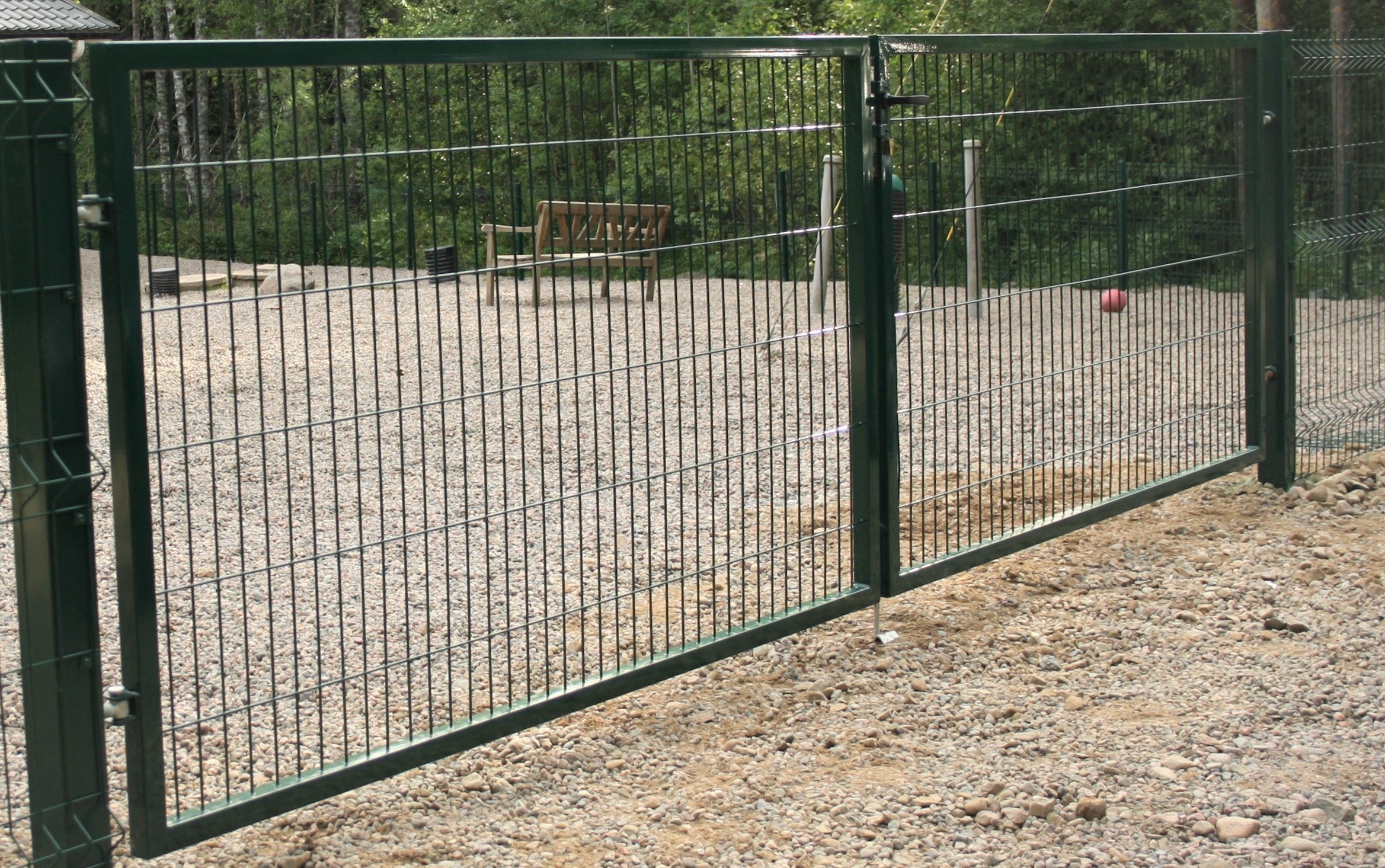 Autovärav tiibvärav STRONG laiusega 4m, nelikantpostidega roheline RAL6005